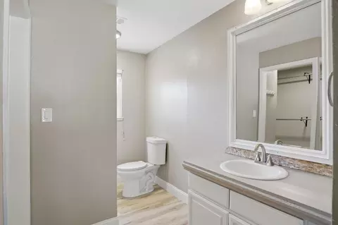 Bath - 3621 Coye Oak Dr, Modesto, CA 95355 photo 2 of 3