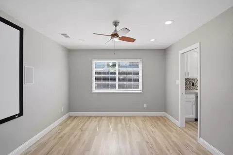 Living - 3621 Coye Oak Dr, Modesto, CA 95355 photo 2 of 4