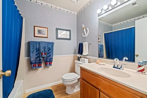 Bath - 3417 Keystone Way, Modesto, CA 95354 photo 2 of 5