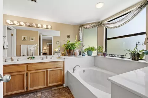 Bath - 3417 Keystone Way, Modesto, CA 95354 photo 3 of 5