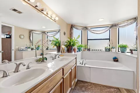 Bath - 3417 Keystone Way, Modesto, CA 95354 photo 4 of 5