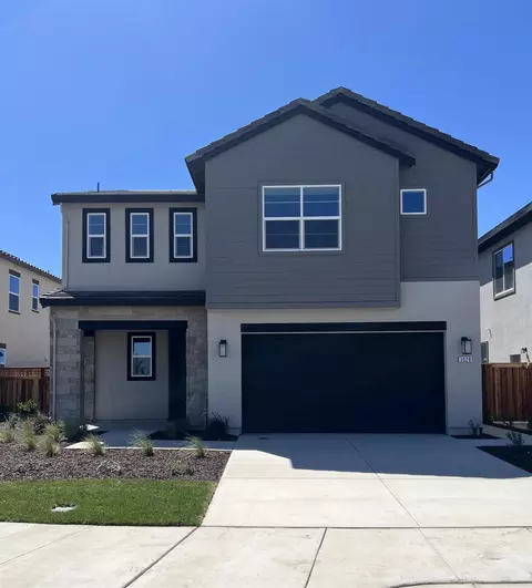 3028 Green Meadow Ln, Lathrop, CA 95330