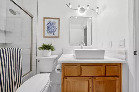 Bath - 3863 Olivebranch Ln, Carmichael, CA 95608 photo 1 of 7
