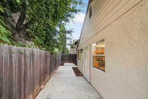 Exterior - 3863 Olivebranch Ln, Carmichael, CA 95608 photo 4 of 6