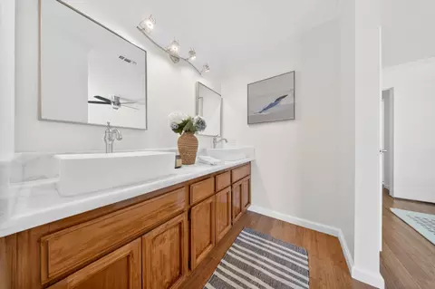 Bath - 3863 Olivebranch Ln, Carmichael, CA 95608 photo 4 of 7