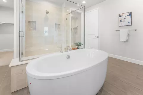 Bath - 1730 Harvest St, Davis, CA 95616 photo 3 of 8