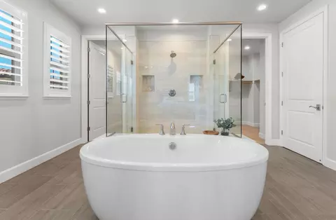 Bath - 1730 Harvest St, Davis, CA 95616 photo 2 of 8
