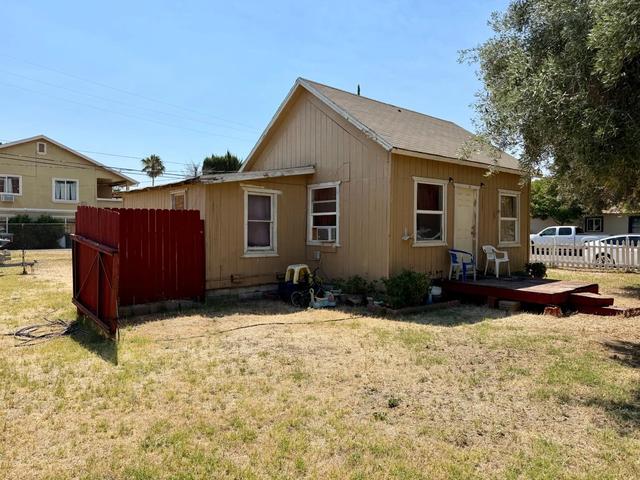 1733 Center Ave, Dos Palos, CA 93620