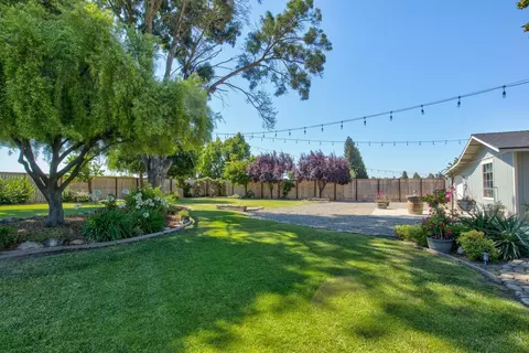 Exterior - 22110 E Milton Rd, Linden, CA 95236 photo 12 of 20