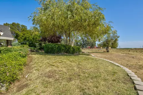Exterior - 22110 E Milton Rd, Linden, CA 95236 photo 6 of 20
