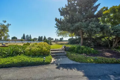 Exterior - 22110 E Milton Rd, Linden, CA 95236 photo 4 of 20