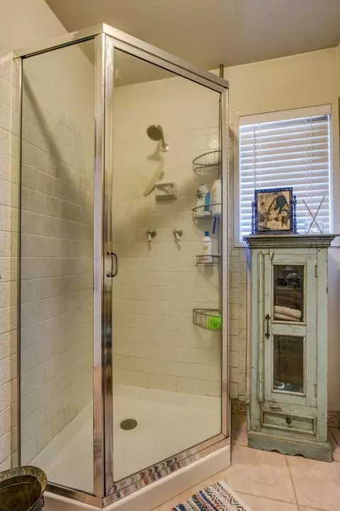 Bath - 22110 E Milton Rd, Linden, CA 95236 photo 1 of 7