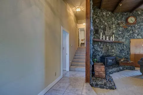 Entry Way - 22110 E Milton Rd, Linden, CA 95236 photo 2 of 2