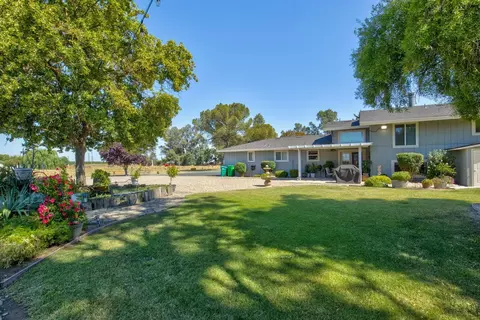 Exterior - 22110 E Milton Rd, Linden, CA 95236 photo 11 of 20