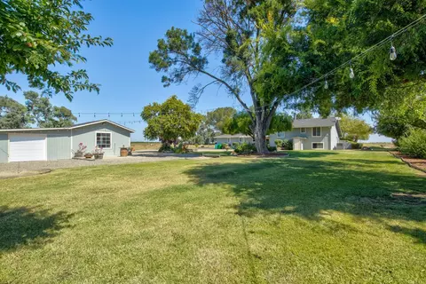 Exterior - 22110 E Milton Rd, Linden, CA 95236 photo 15 of 20