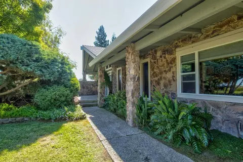 Exterior - 22110 E Milton Rd, Linden, CA 95236 photo 3 of 20