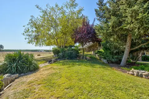 Exterior - 22110 E Milton Rd, Linden, CA 95236 photo 5 of 20