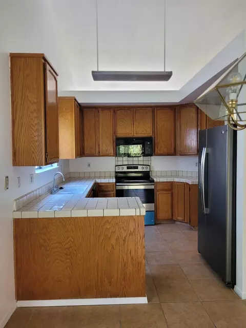 Kitchen - 309 Kirbys Mill Dr, Modesto, CA 95358 photo 1 of 2
