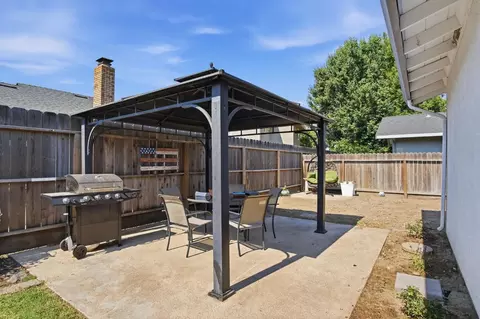 Exterior - 580 North Ave, Turlock, CA 95382 photo 3 of 4