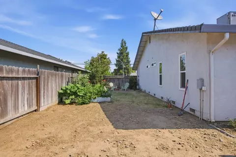 Exterior - 580 North Ave, Turlock, CA 95382 photo 4 of 4