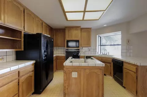 Kitchen - 12825 Mierkey Rd, Pine Grove, CA 95665 photo 2 of 6