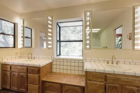 Bath - 12825 Mierkey Rd, Pine Grove, CA 95665 photo 6 of 9