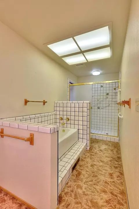 Bath - 12825 Mierkey Rd, Pine Grove, CA 95665 photo 4 of 9