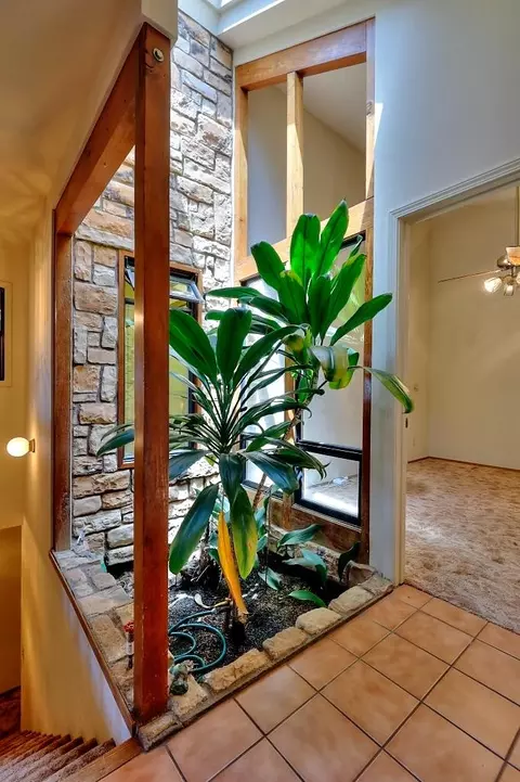 Entry Way - 12825 Mierkey Rd, Pine Grove, CA 95665 photo 3 of 8