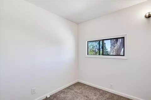 Bedroom - 18368 Harmony Pl, Grass Valley, CA 95949 photo 10 of 20