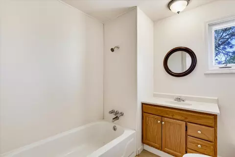 Bath - 18368 Harmony Pl, Grass Valley, CA 95949 photo 4 of 4
