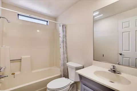 Bath - 18368 Harmony Pl, Grass Valley, CA 95949 photo 1 of 4