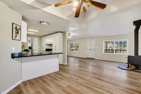 Living - 18368 Harmony Pl, Grass Valley, CA 95949 photo 9 of 14