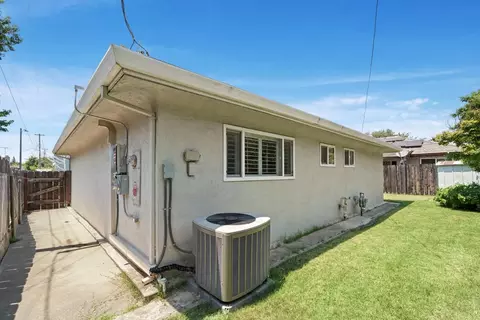 8 N Cambridge Dr, Lodi, CA 95242 photo 32