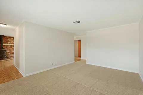 8 N Cambridge Dr, Lodi, CA 95242 photo 6