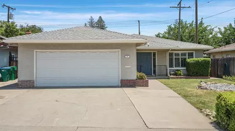 8 N Cambridge Dr, Lodi, CA 95242 photo 1