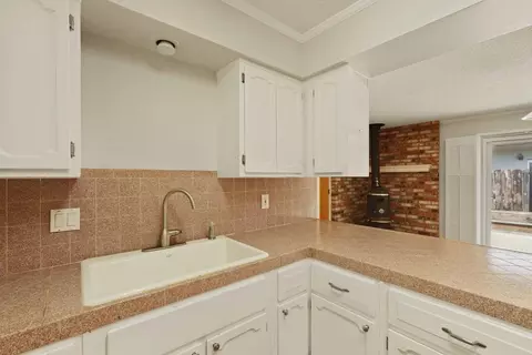 8 N Cambridge Dr, Lodi, CA 95242 photo 13