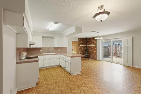 8 N Cambridge Dr, Lodi, CA 95242 photo 8