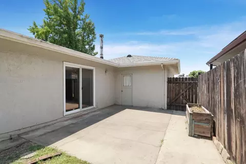 8 N Cambridge Dr, Lodi, CA 95242 photo 34