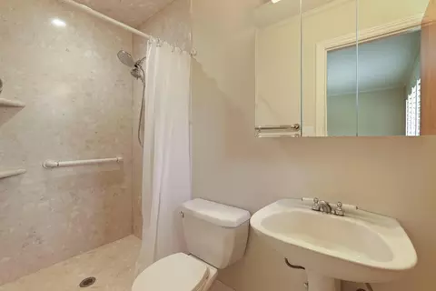 8 N Cambridge Dr, Lodi, CA 95242 photo 23