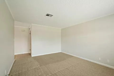 8 N Cambridge Dr, Lodi, CA 95242 photo 5
