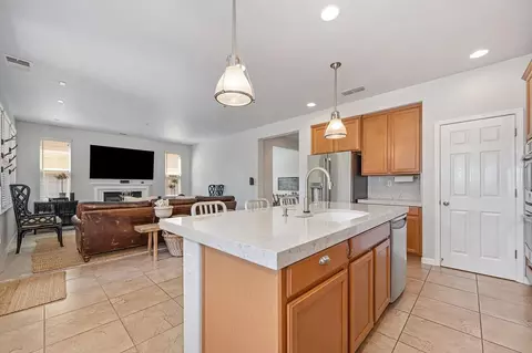 Kitchen - 2674 Flintlock Ln, Rocklin, CA 95765 photo 3 of 3
