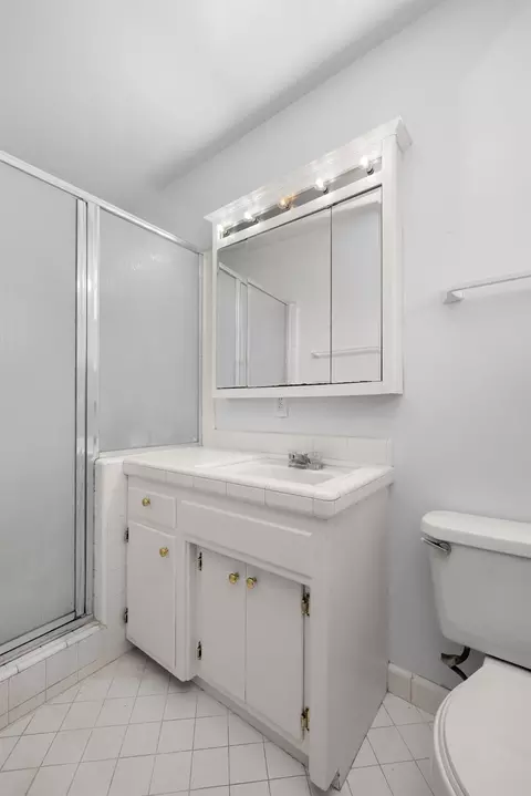 Bath - 4907 Crestview Dr, Carmichael, CA 95608 photo 2 of 3