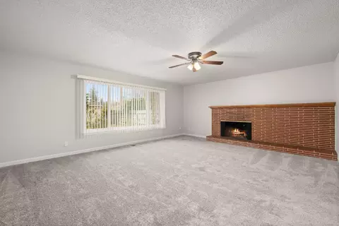 Living - 4907 Crestview Dr, Carmichael, CA 95608 photo 4 of 6