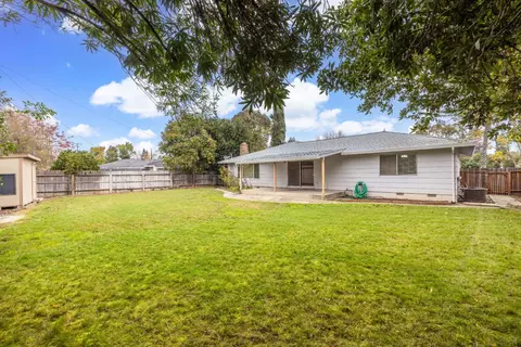 4907 Crestview Dr, Carmichael, CA 95608