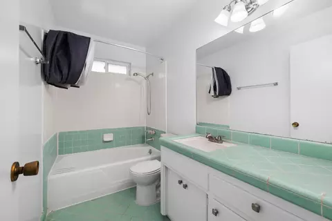 Bath - 4907 Crestview Dr, Carmichael, CA 95608 photo 3 of 3