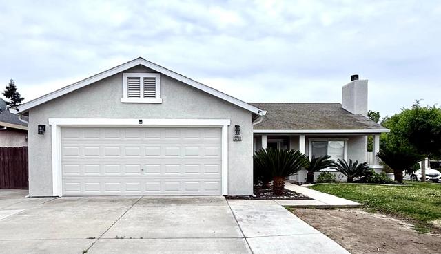 12200 Quicksilver St, Waterford, CA 95386