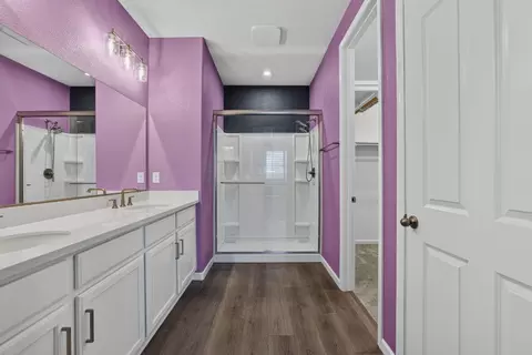Bath - 873 I St, Galt, CA 95632 photo 2 of 4