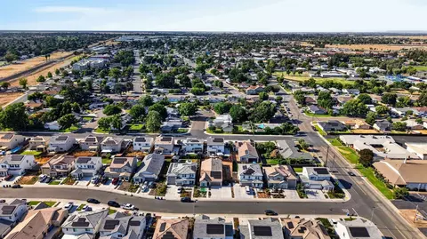 View/Area - 873 I St, Galt, CA 95632 photo 2 of 3