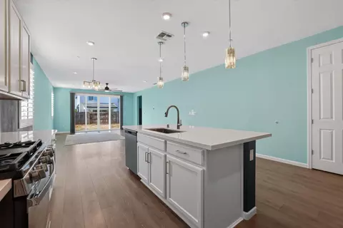 Entry Way - 873 I St, Galt, CA 95632 photo 5 of 6