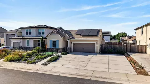 Exterior - 873 I St, Galt, CA 95632 photo 2 of 9